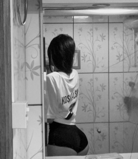 Oliveiranat nudes actress pictures