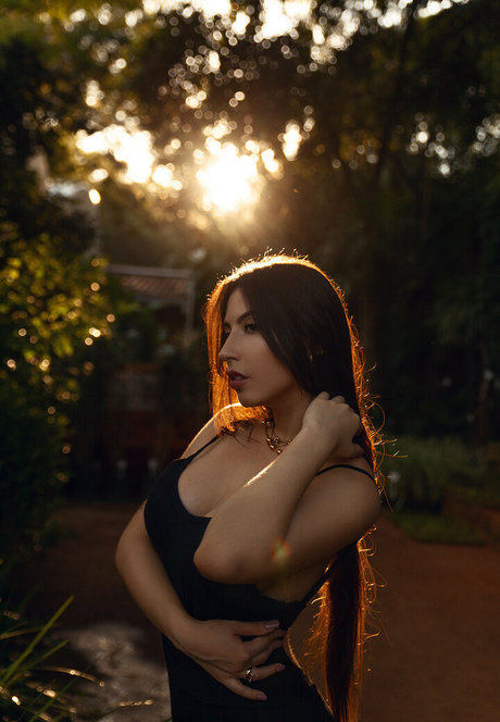 Danielle Vedovelli model sexy images