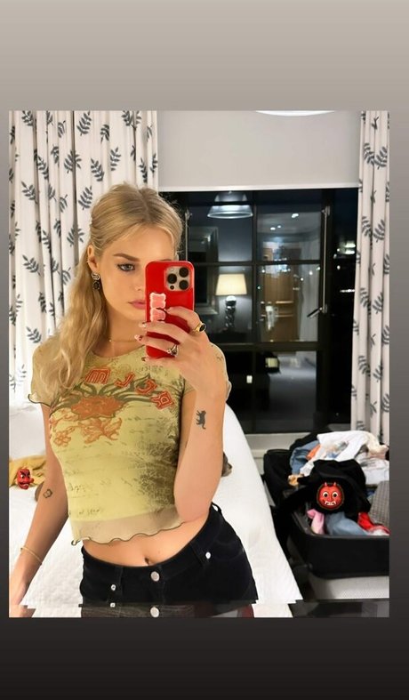 Samara Weaving star sexy galleries