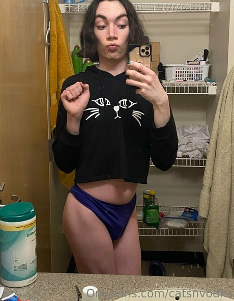 catsnvodka model adult images