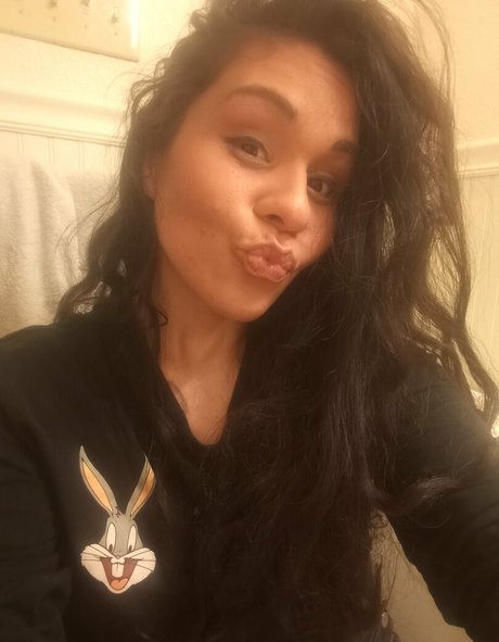 little pockets210 sexy actress image