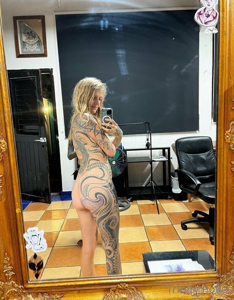 Trinity Eclectic nude model img