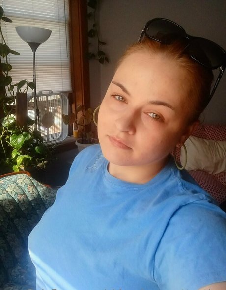 chloe loves attention pornstar sexy img