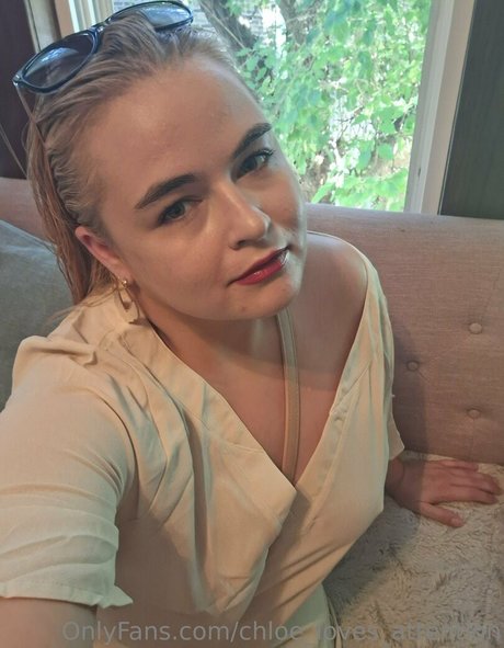 chloe loves attention nice model photos