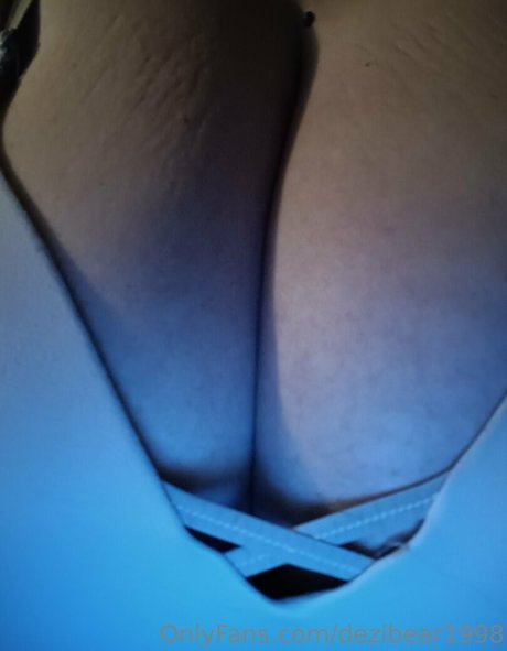 dezibear1998 hd pornstar photo