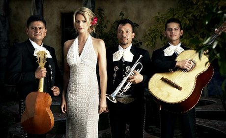 Natasha Henstridge model hot photos