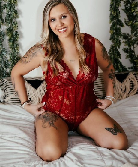 hotblondie95 model hot galleries