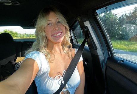 lolcaughtureye star xxx photos