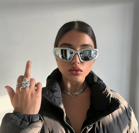 Daraanjelika hd model photos