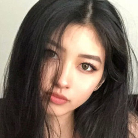 Vyxphan model sexy pics