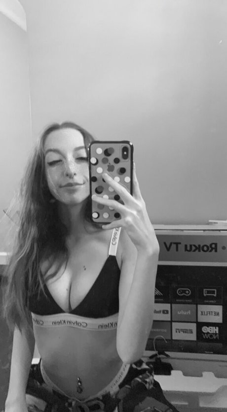 FrontDeskLady erotic star photos