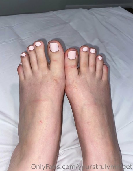 yourstrulymsfeet adult actress galleries