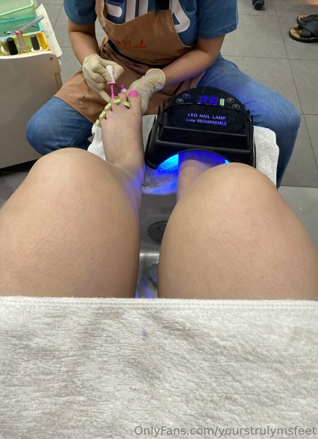 yourstrulymsfeet erotic star archive