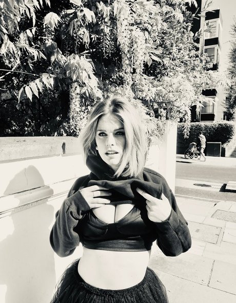 Alice Eve naked actress gallery