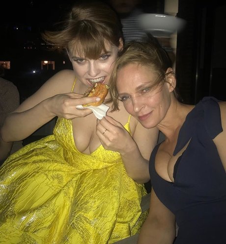 Alice Eve free model gallery