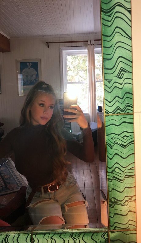 Emily Kyte perfect model pictures