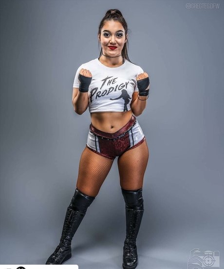 Roxanne Perez art star pics