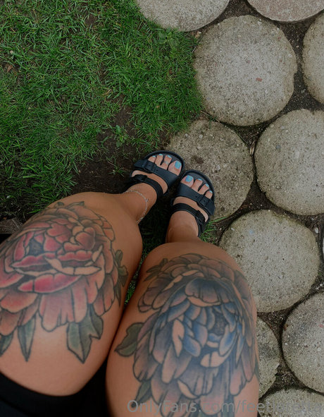 feetloretta actress archive