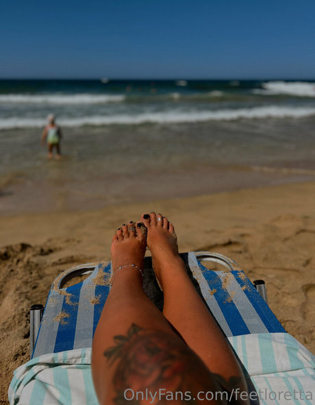 feetloretta model pretty pics