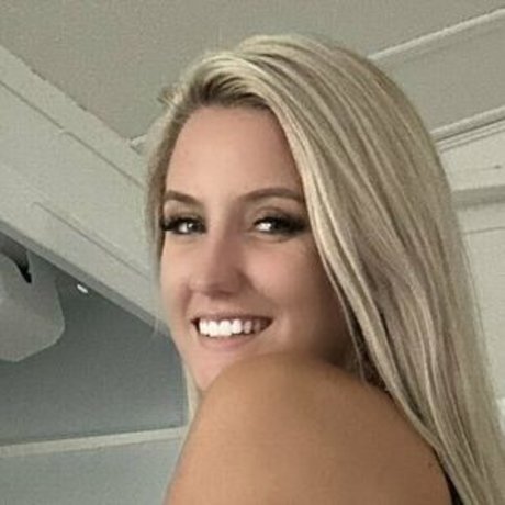 KhloeeSmithhh model art images