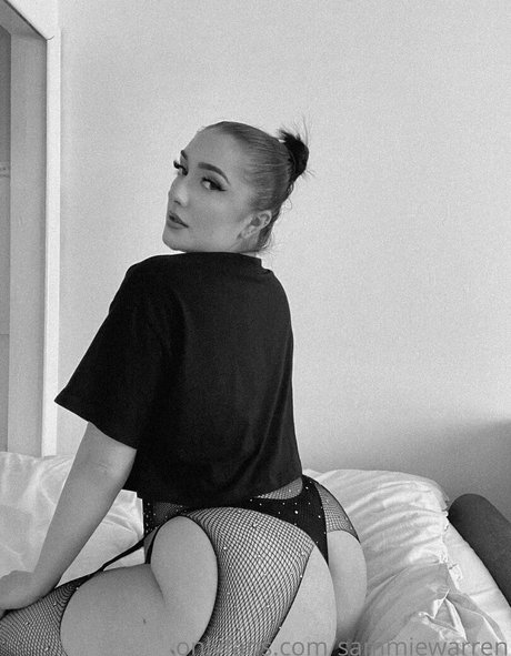 sammiewarren model exclusive img