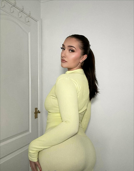 sammiewarren free actress pics