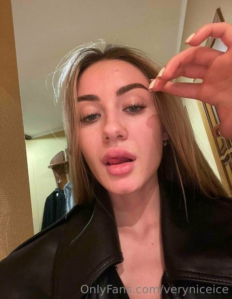 veryniceice star naked archive