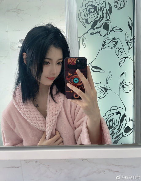 Taoliangazhai erotic actress photo