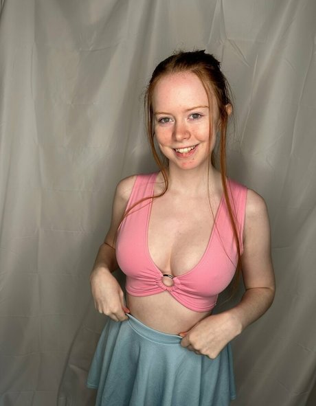 Cherrylovebombb nude pornstar photo