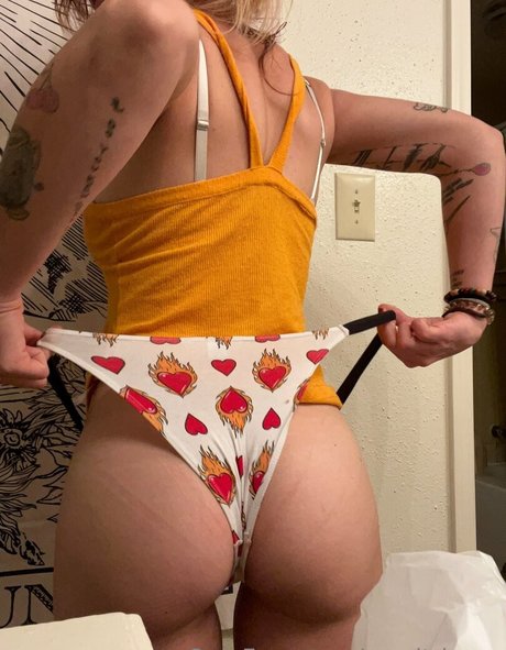 sandtripper beautiful pornstar photo