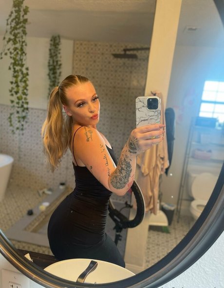 thesinfulscorpio model pretty pic