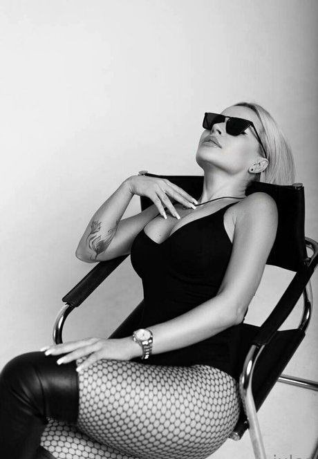 Julesblodna39 pornographic model photo