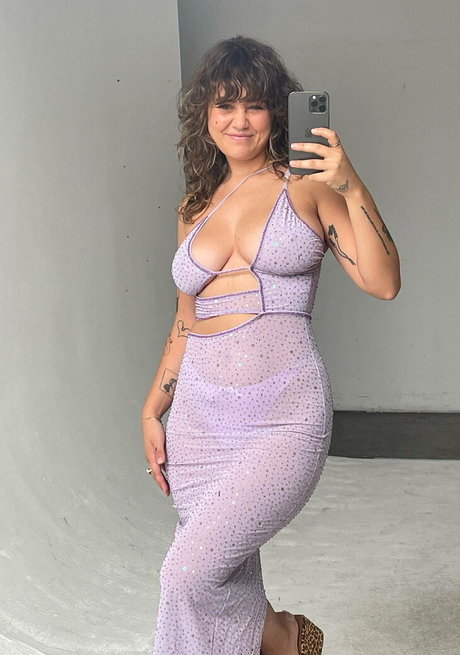 Zigs Mom perfect model pics