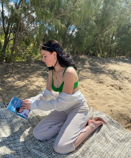 hayleypeckover exclusive actress pictures