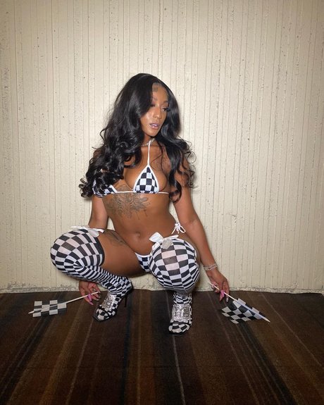 Mizz Twerksum nudes actress picture
