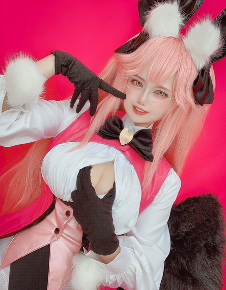 Uri11 27 nudes star photos