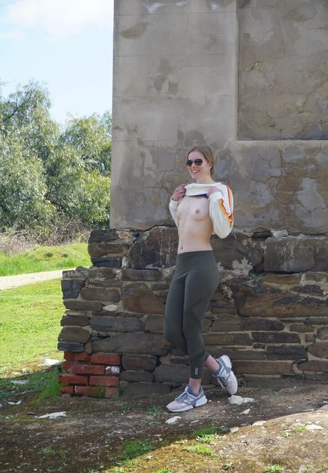 HornGK sexy model pictures