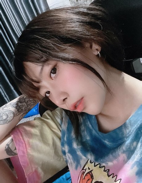 Xgina star nude photos