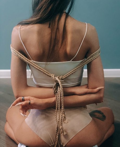 karamelka kat high quality model pic