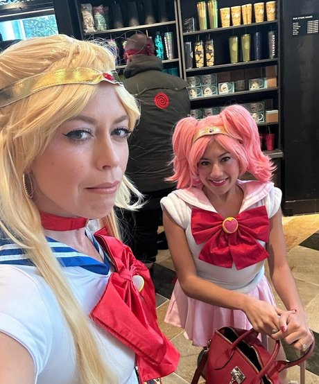 Chrissie Mayr art model pictures