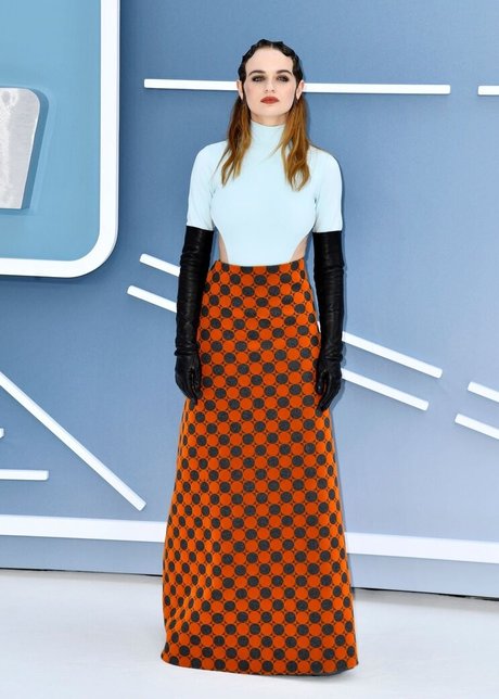 Joey King nudes model photo