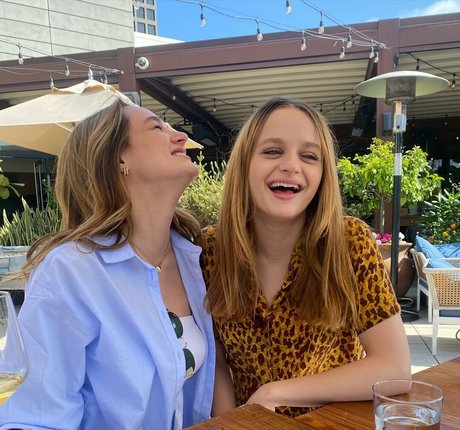 Joey King adult model picture