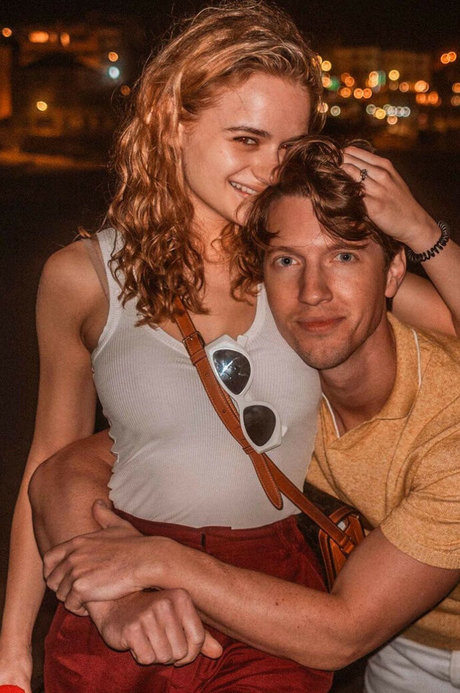 Joey King erotic actress gallery