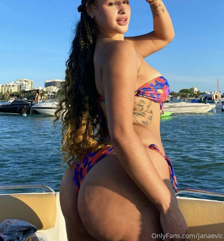 Janaevic star adult picture