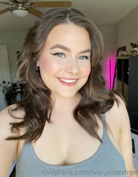 ivorysolesfree hot pornstar image