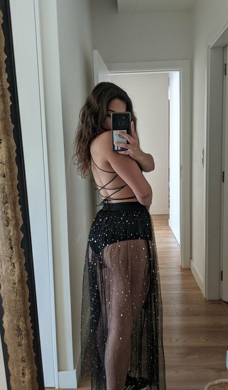 Helena Santos naked star image