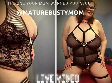 huge natural tits onlyfans beautiful naked galleries