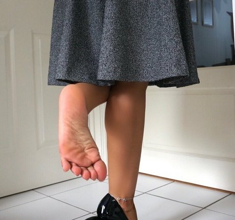 feetworthfollowing sexy star pic