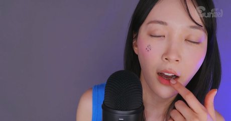 Eunzel ASMR pornstar sexy pics