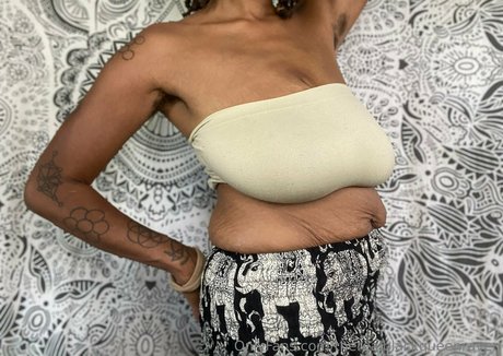 therealblackqueenraven model xxx pics